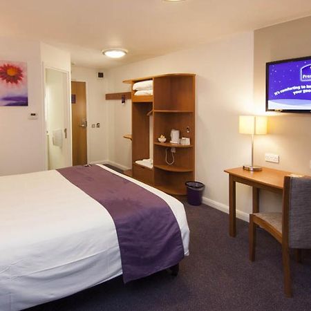 Premier Inn London Croydon South - A212 Exterior photo