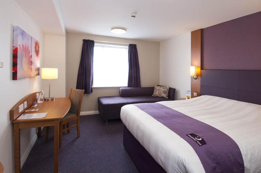 Premier Inn London Croydon South - A212 Room photo