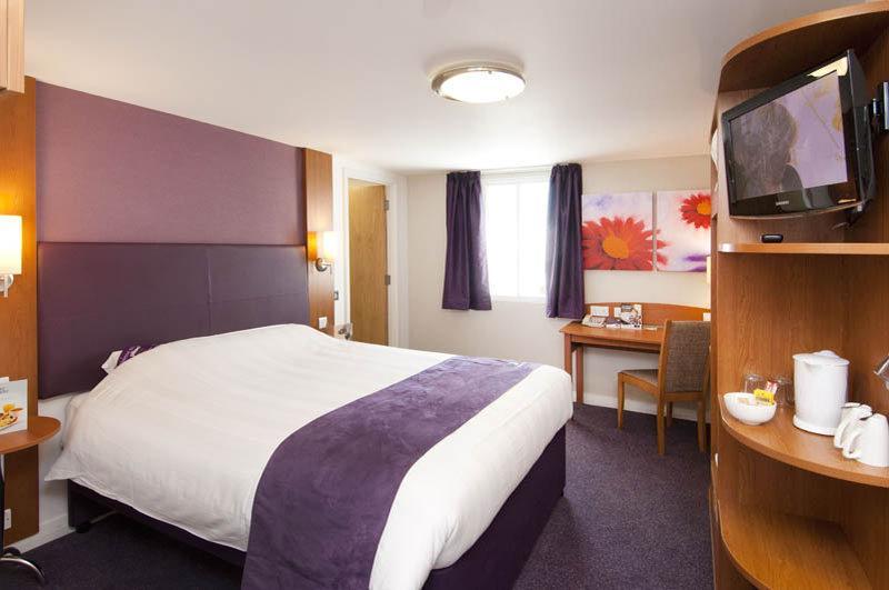 Premier Inn London Croydon South - A212 Exterior photo